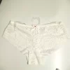 Beyaz dantelli kadın iç çamaşırı takımı 4