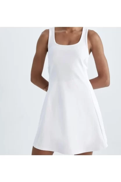 Kadın Spor Beyaz Elbise