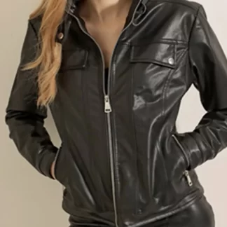Черная женская кожаная куртка и пальто
