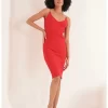 Askılı kırmızı elbise 5