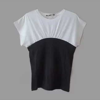 Черно-белая двухцветная футболка