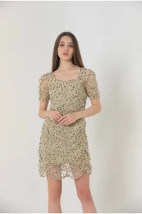 Платье из тюля с вырезом «лодочка» в горошек